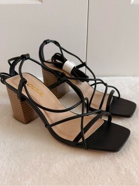 Soda Black Strappy Square-Toe Block Heel Sandals with Wood-Look Heel